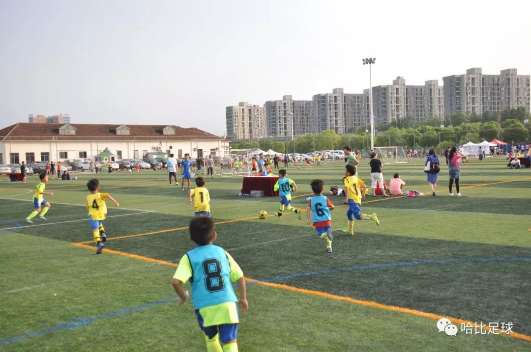 「今天,你在场边大声指挥了吗?」让孩子继续做孩子