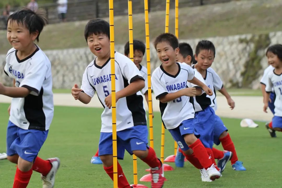 日本是如何支持孩子踢足球的?