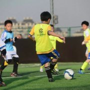 “过度教学”，是时候把足球还给孩子了