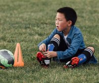 快停下那些糟糕的教学指令!想想该怎么,培养孩子在球场上的决策机制?