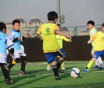 “过度教学”,是时候把足球还给孩子了