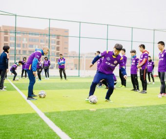 你还真以为青训教练，就是天天踢球啊？！