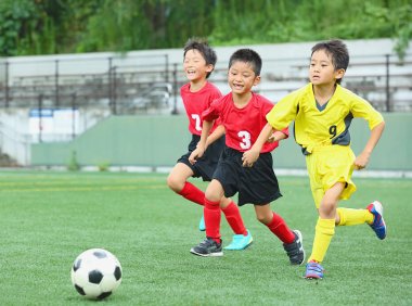 【什么时候开始踢真正的比赛啊】不要再让这样的问题误导了孩子