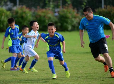 Train or Coach?青训教练需要厘清的两种教学方式