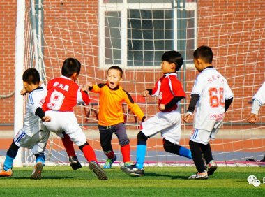 聊一聊青少年足球里的选材、压力和成绩