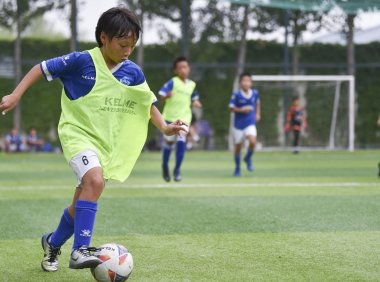 【E妈】我为何要支持儿子学踢球?!