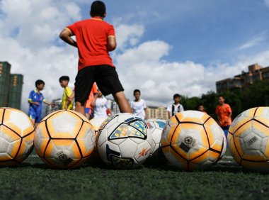 激发孩子踢球的积极性，这10点你都做到了么？