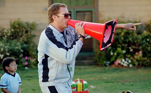 家长们,请不要再站在场边大声指挥了