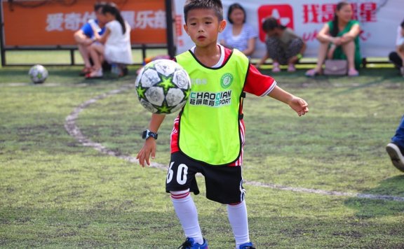 骨龄的秘密:它对青少年足球的意义远不止鉴定年龄这么简单