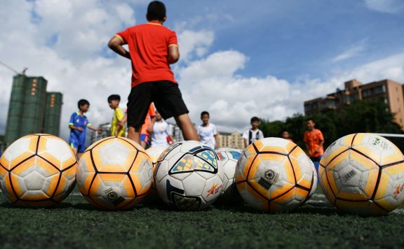 激发孩子踢球的积极性,这10点你都做到了么?